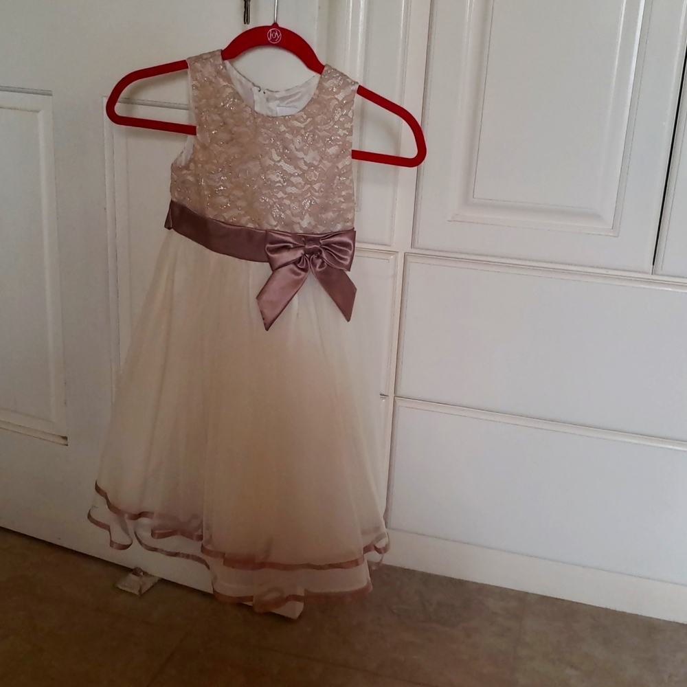 Kid's dress by rare editions. Size 6x. Worn once